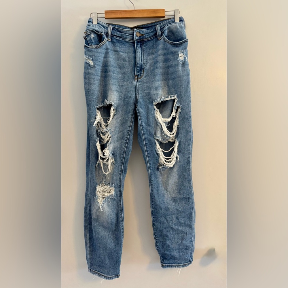 Judy Blue Medium Wash Distressed Boyfriend Jeans - size 13/31